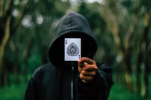 Read more about the article Фокусник помага на слепец да се докосне до магията  за първи път! (Видео)